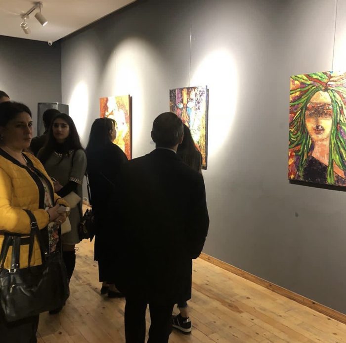Baku solo exhibition, 2018 — photograph 4